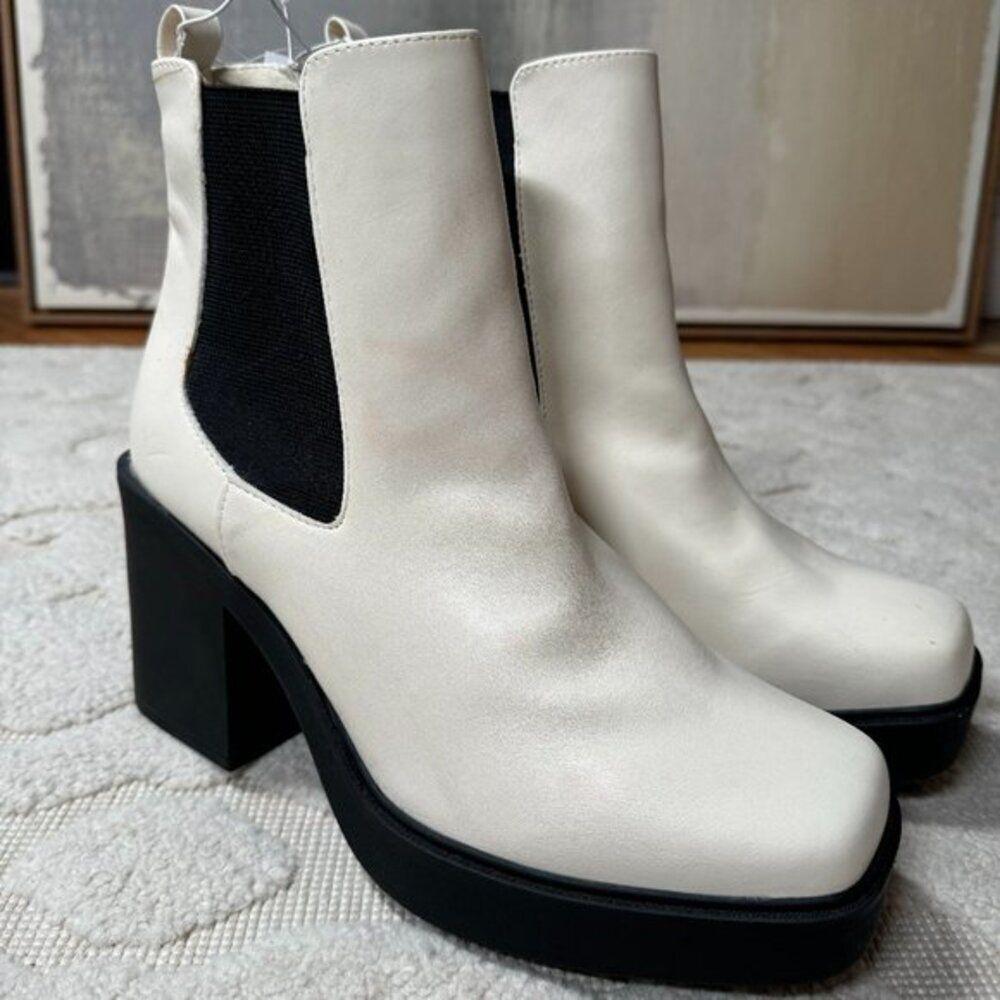 MIA Women's White ‎ dru platform bootie new 8.5 NWOT